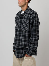 BASIC FLANNEL BUTTON UP SHIRT BLACK