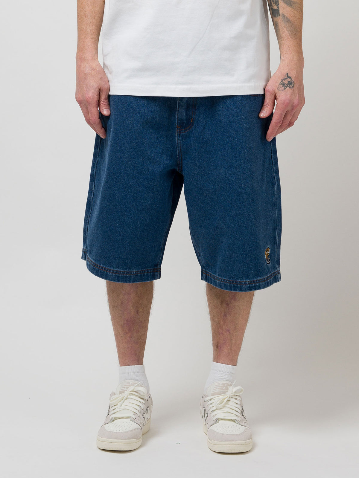 JHORTS DENIM SHORTS | INDIGO MEDIUM WASH